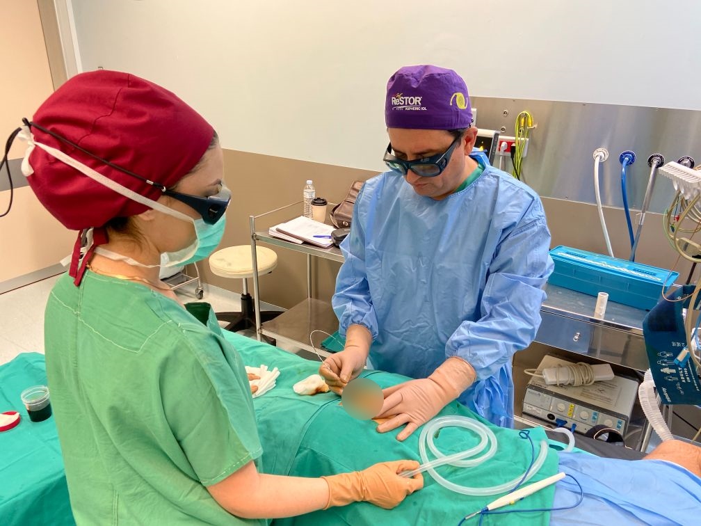 Πρωτοπορία στη θεραπεία κύστης κόκκυγα σε παγκόσμιο επίπεδο 14 Θεραπεία κύστης κόκκυγα με laser